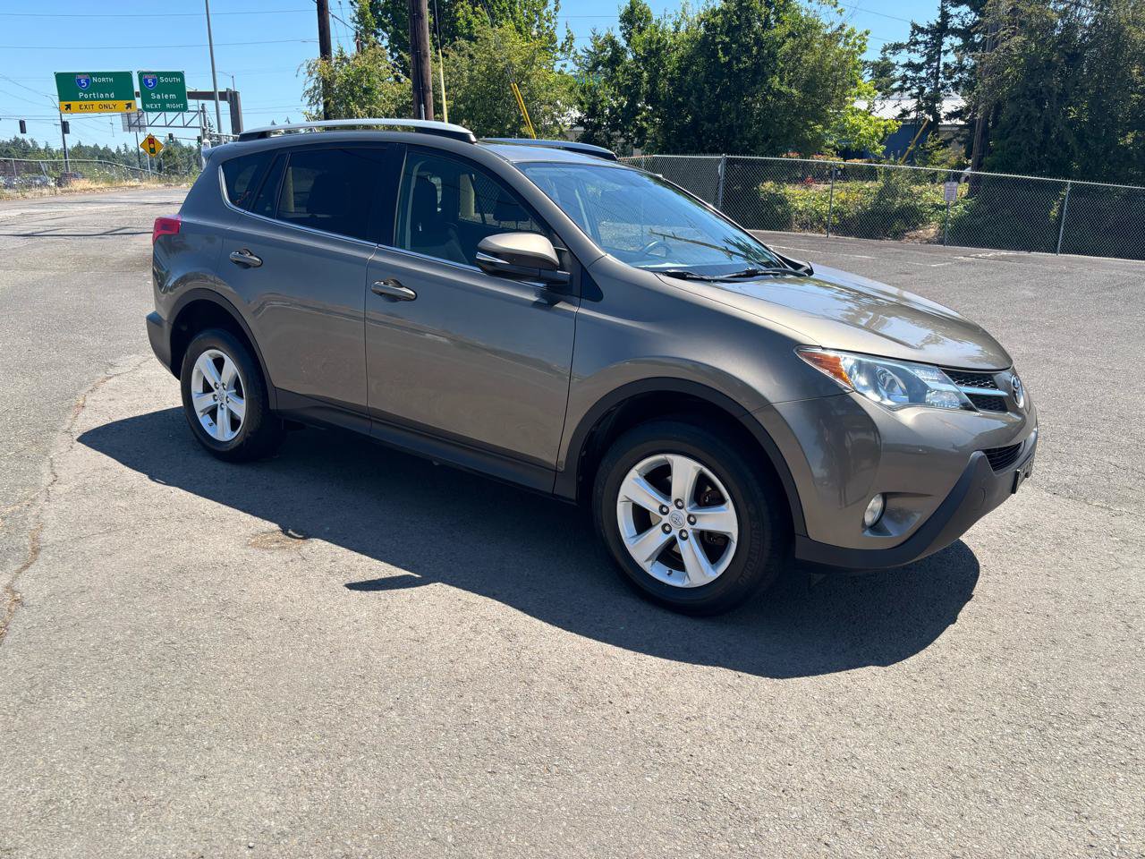 Used 2014 Toyota RAV4 XLE AWD/4WD image 29