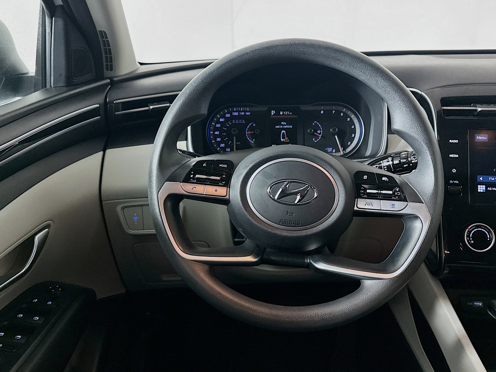 Used 2022 Hyundai Tucson SEL w/ Cargo Package image 18