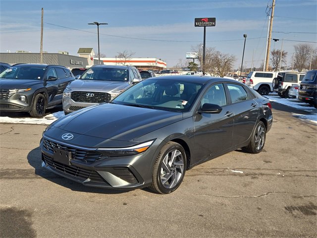 Certified 2025 Hyundai Elantra SEL image 2