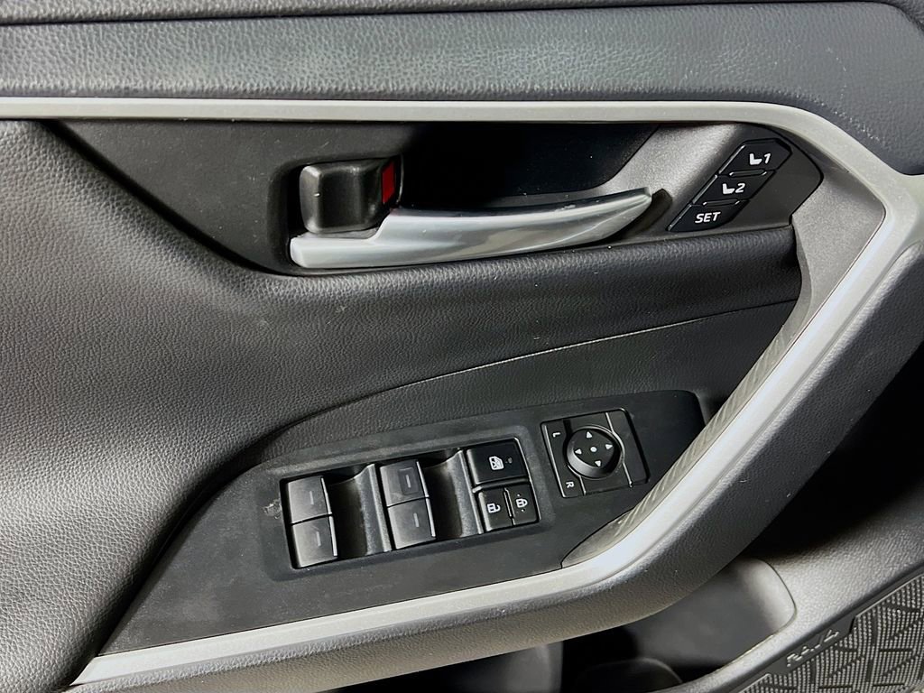 Used 2024 Toyota RAV4 XSE w/ Advanced Technology Package AWD/4WD image 17