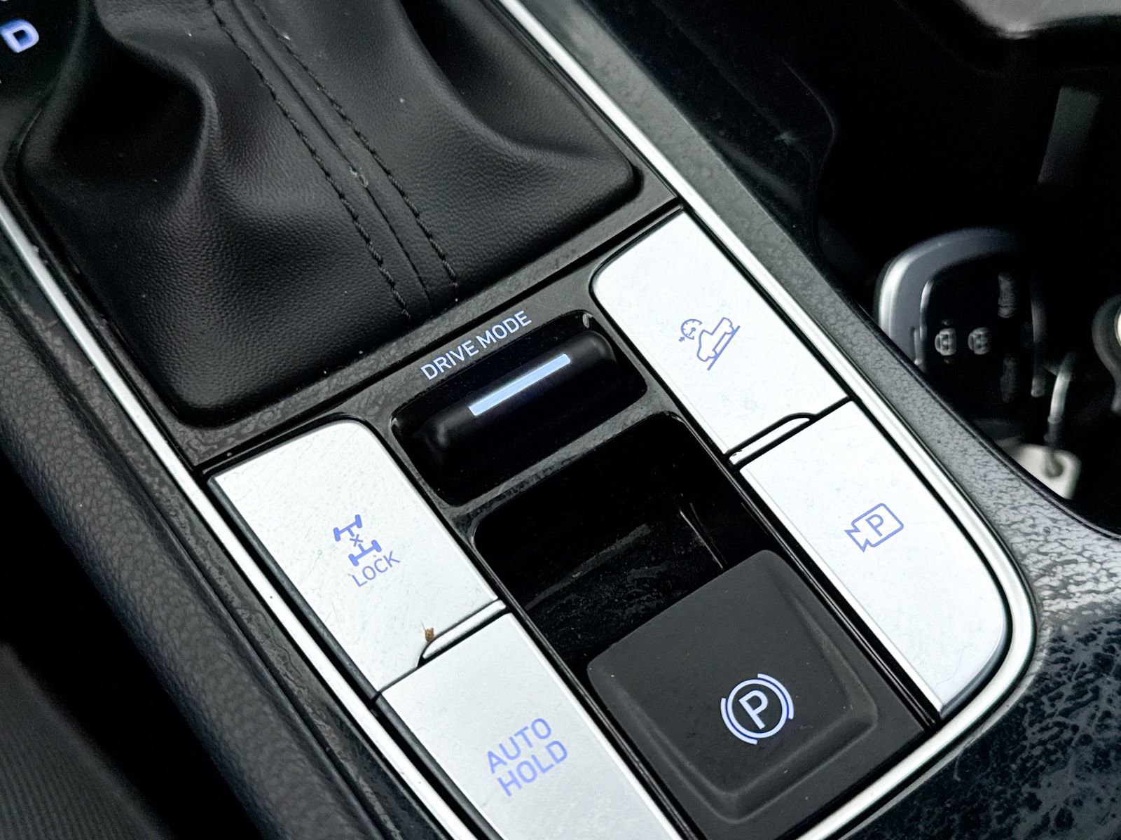 Used 2023 Hyundai Santa Cruz SEL Premium image 9