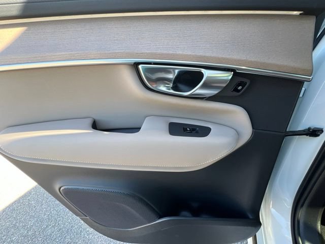 New 2026 Volvo XC90 T8 Plus w/ Protection Package AWD/4WD image 29