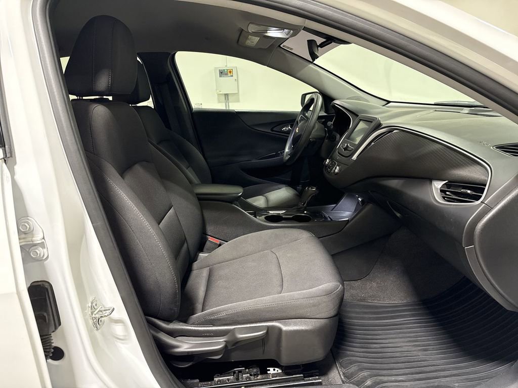 Used 2018 Chevrolet Malibu LS image 21