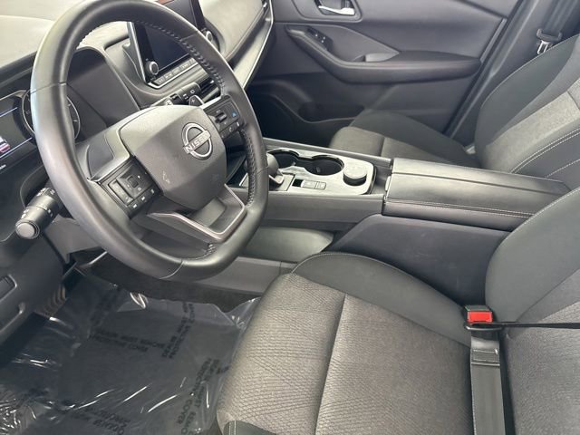 Used 2025 Nissan Rogue SV AWD/4WD image 24
