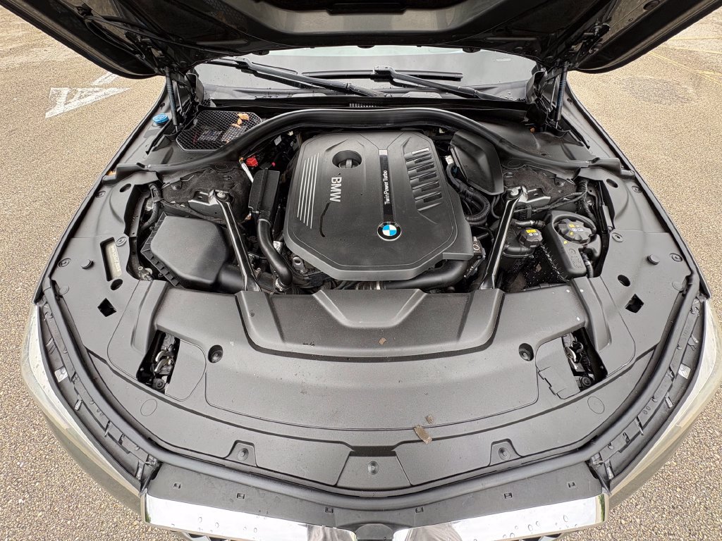 Used 2017 BMW 740i RWD image 32