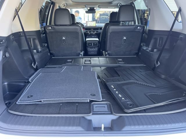 Certified 2025 Honda Pilot Touring image 21