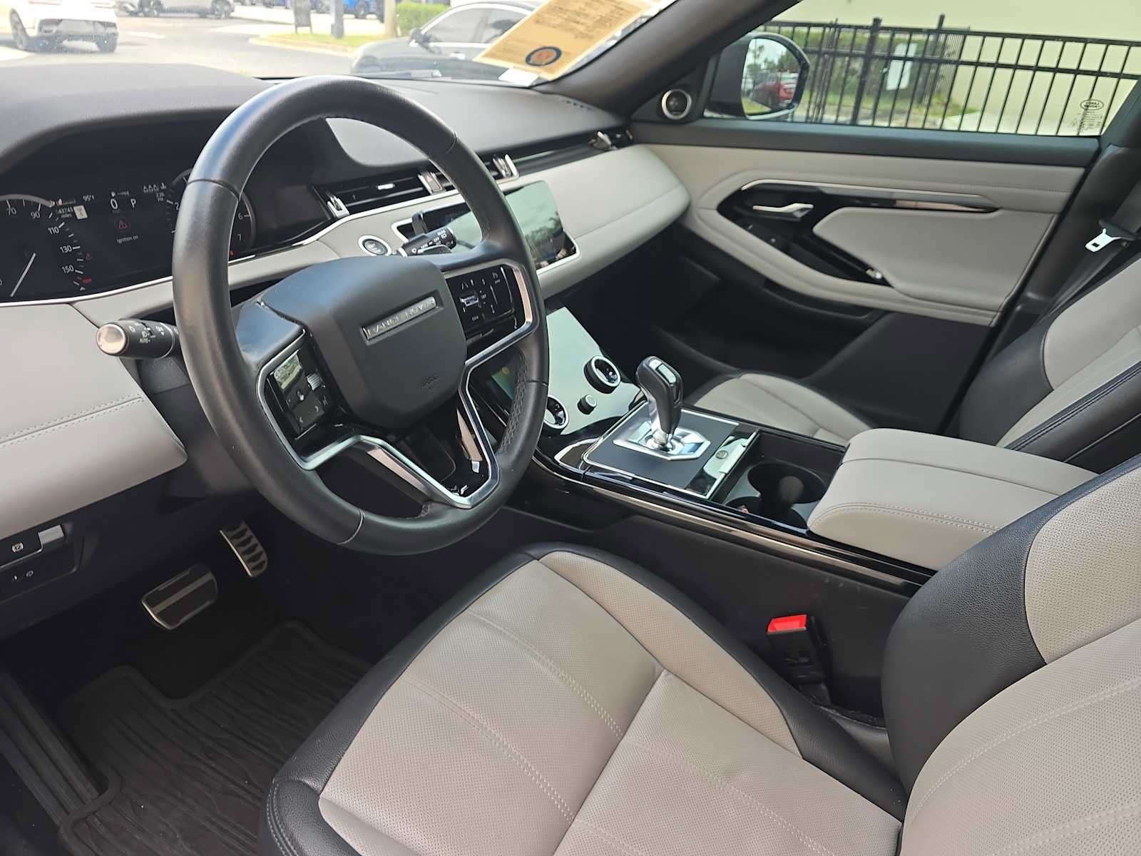 Used 2023 Land Rover Range Rover Evoque R-Dynamic SE AWD/4WD image 12