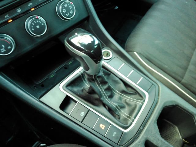 Used 2023 Volkswagen Jetta Sport image 35