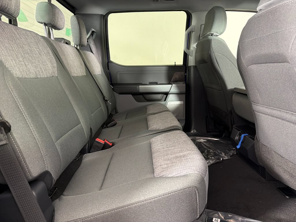 New 2026 Ford F350 XLT w/ XLT Premium Package AWD/4WD image 21