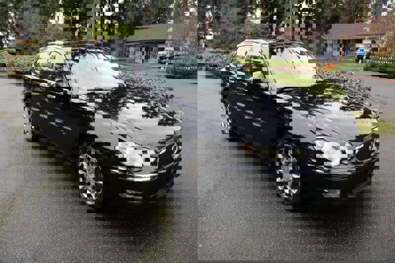 Used 2005 Buick LaCrosse CXS w/ Gold Convenience Package image 2