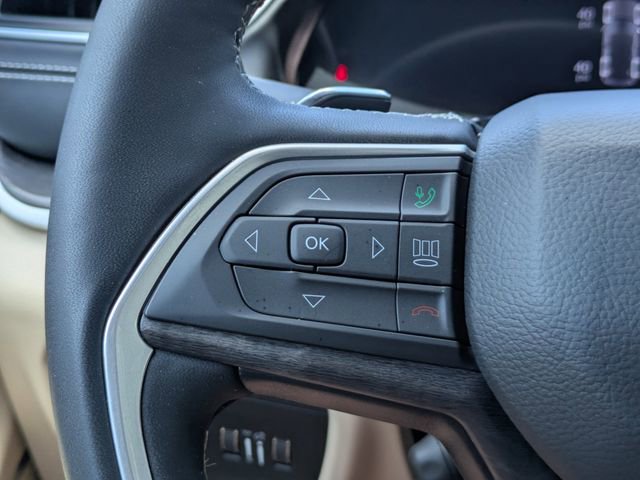 Used 2024 Jeep Grand Cherokee Limited w/ Luxury Tech Group II AWD/4WD image 34
