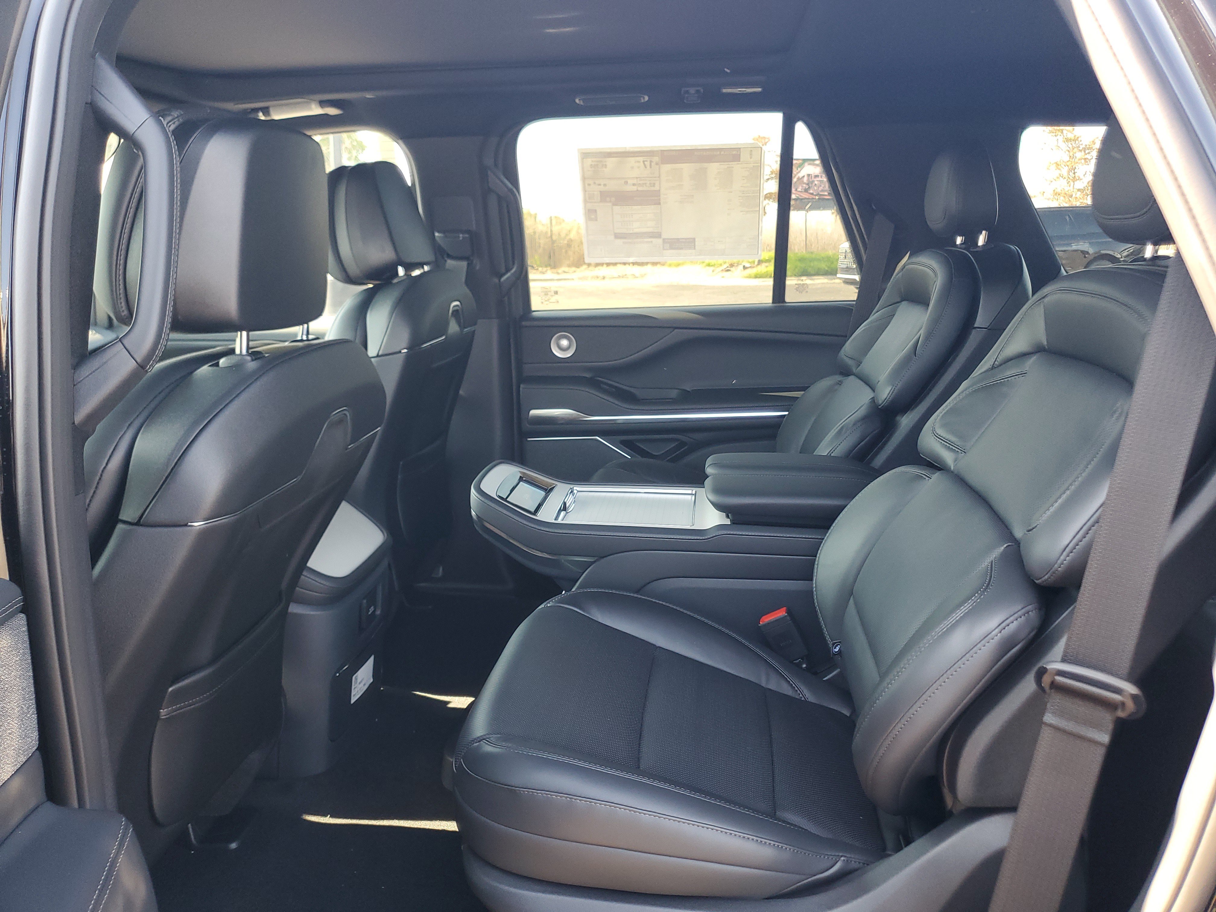 New 2027 Lincoln Navigator Reserve w/ Jet Appearance Package AWD/4WD image 27