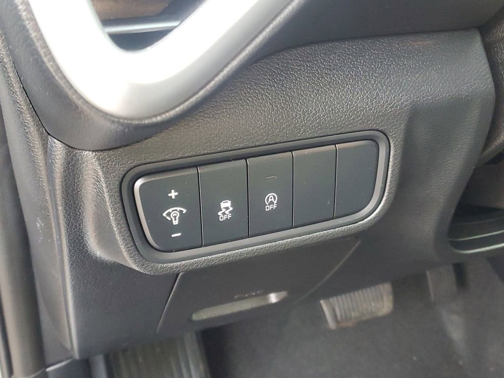 Used 2025 Kia Soul LX w/ LX Technology Package image 12