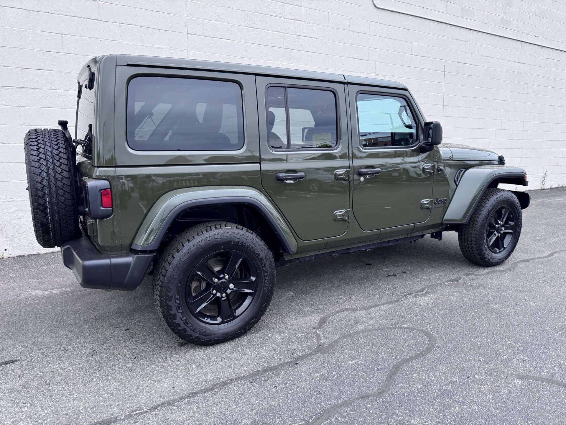 Used 2023 Jeep Wrangler Altitude image 4