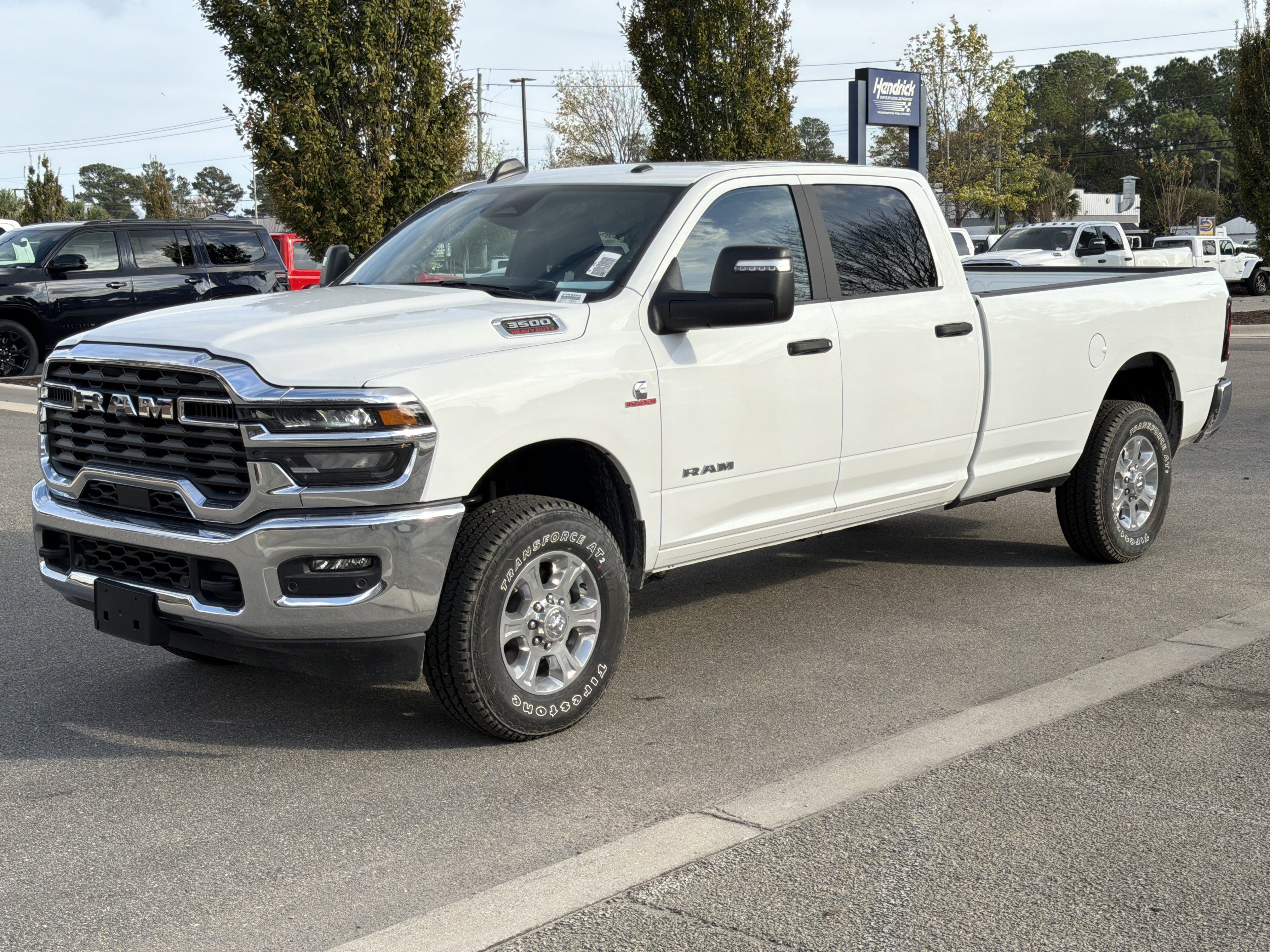 Used 2025 RAM 3500 Big Horn AWD/4WD image 4