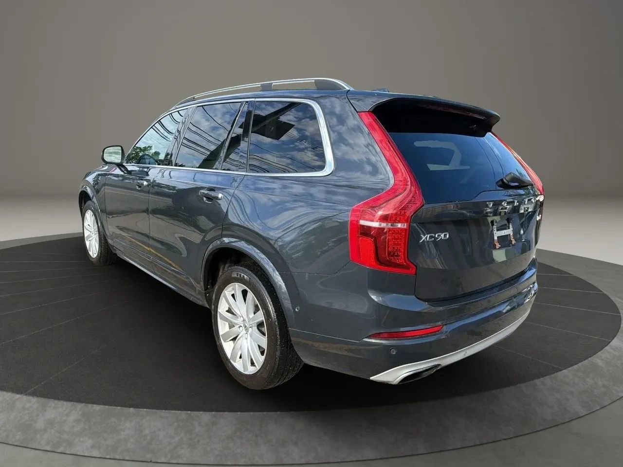 Used 2016 Volvo XC90 T6 Momentum w/ Momentum Plus Package AWD/4WD image 7