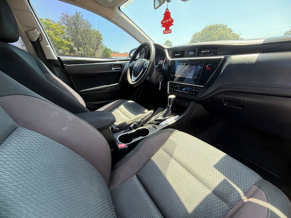 Used 2019 Toyota Corolla LE FWD image 21