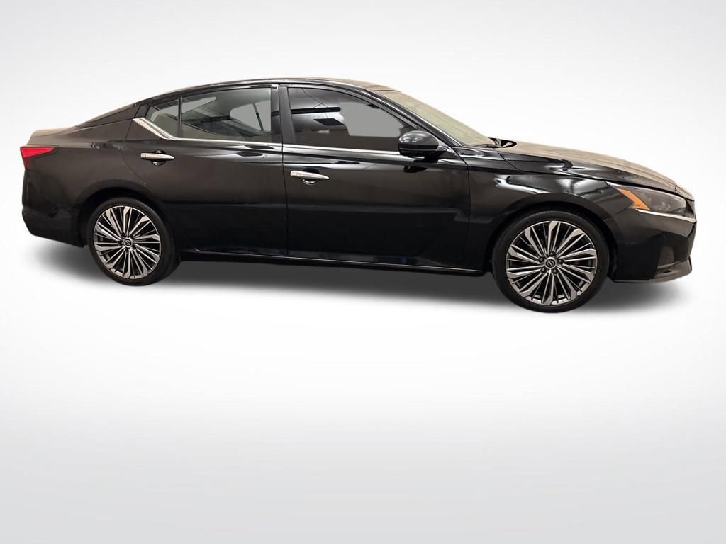 Used 2023 Nissan Altima 2.5 SL FWD image 4
