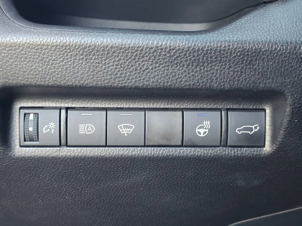 Used 2021 Toyota RAV4 XLE Premium AWD/4WD image 29