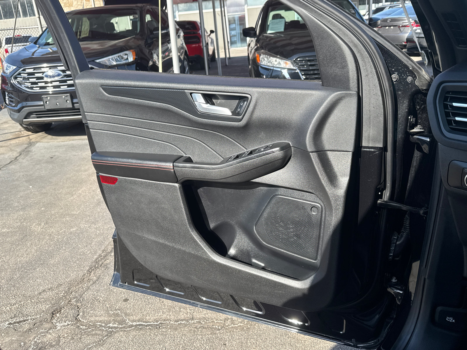 Used 2025 Ford Escape ST-Line AWD/4WD image 15