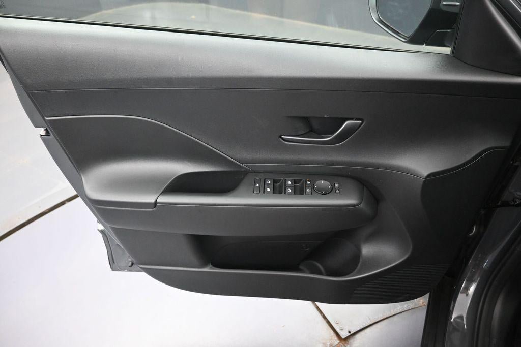 New 2027 Hyundai Kona SE FWD image 24
