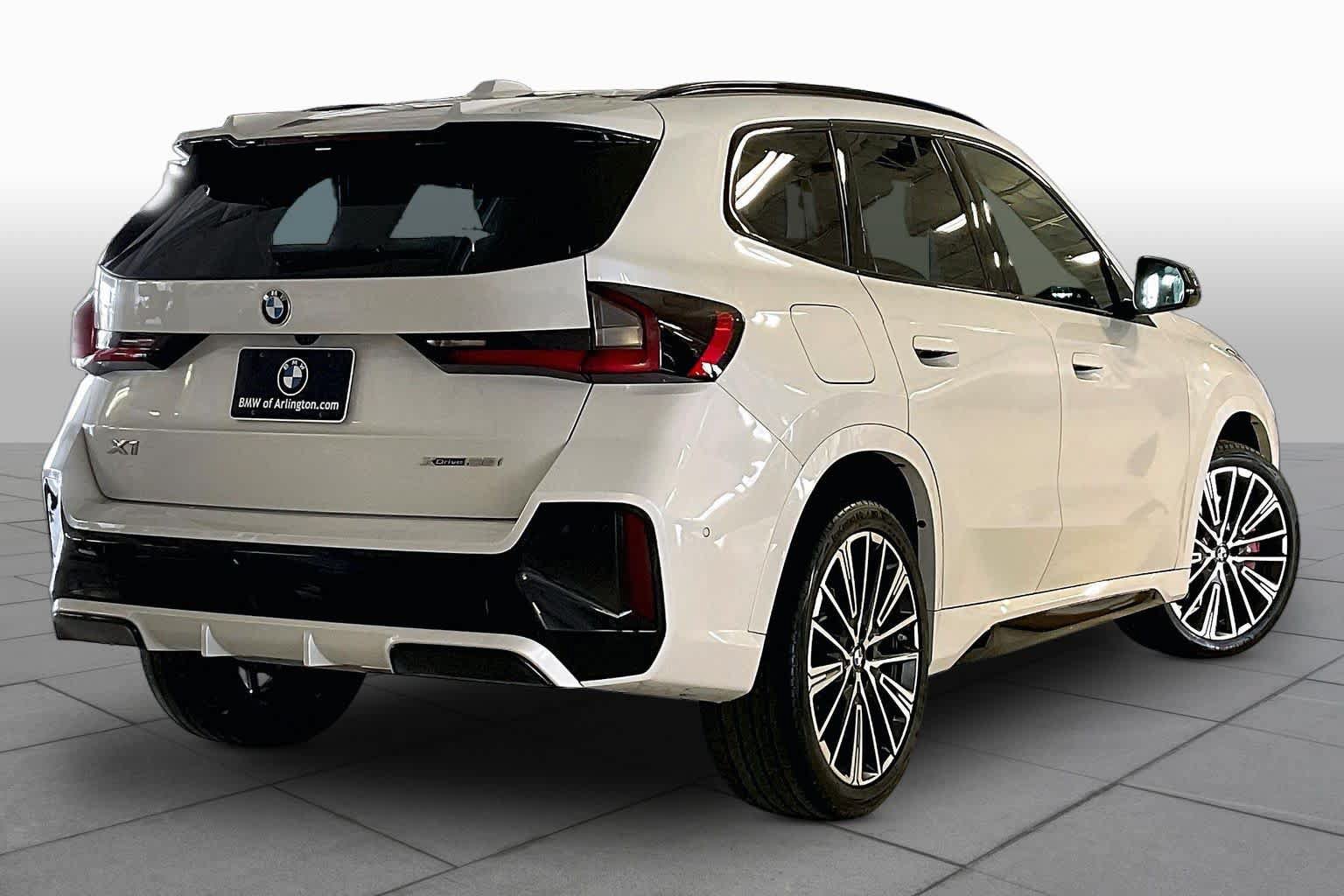 Used 2025 BMW X1 xDrive28i w/ M Sport Package AWD/4WD image 12
