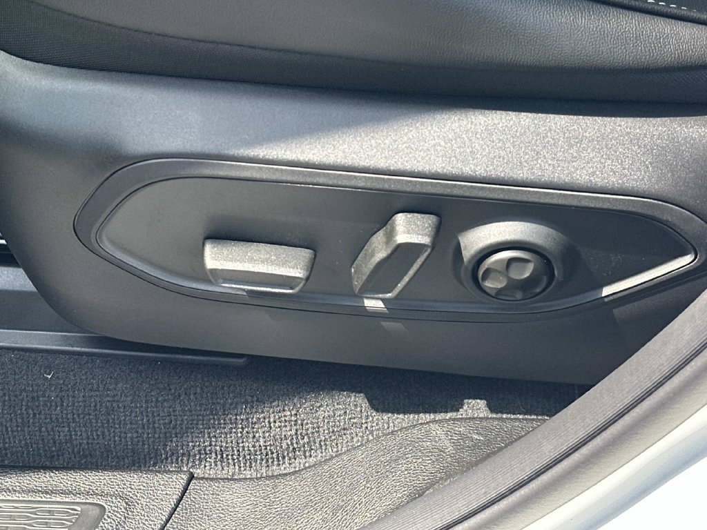 New 2027 Jeep Grand Cherokee Altitude AWD/4WD image 18