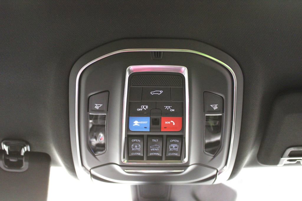 New 2025 Jeep Grand Cherokee Limited w/ Luxury Tech Group II image 25