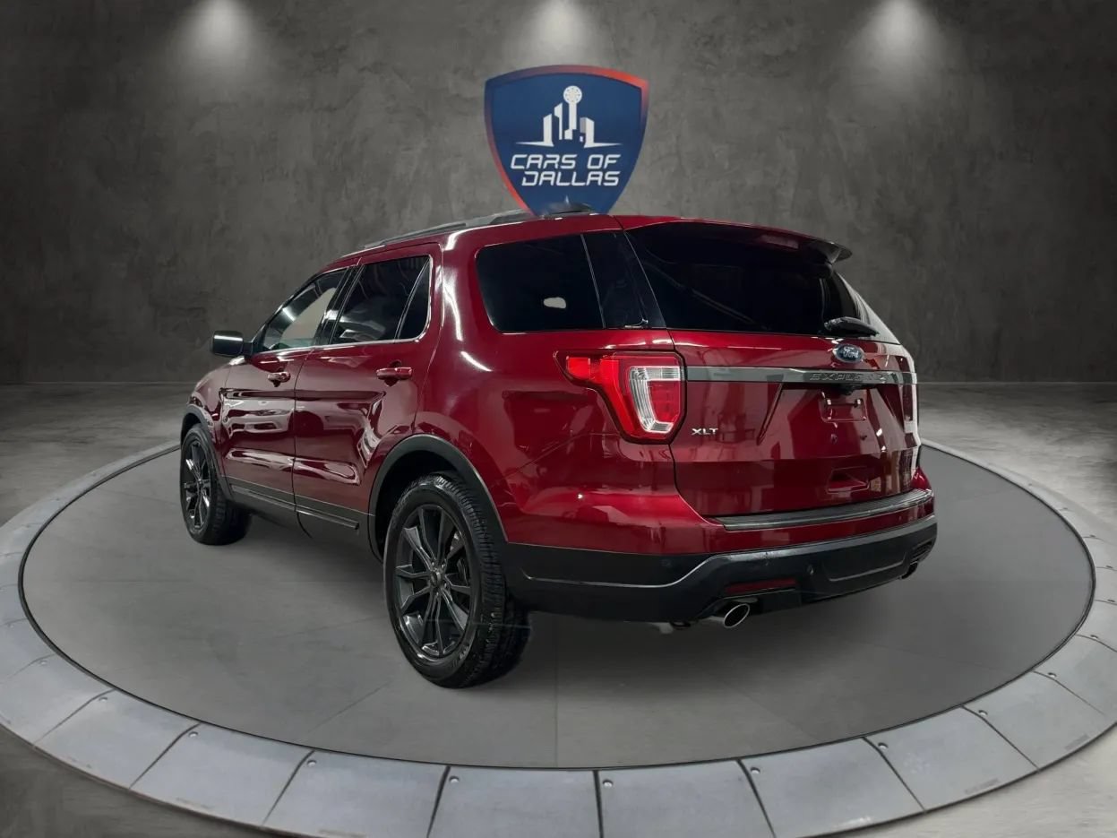 Used 2019 Ford Explorer XLT w/ Equipment Group 202A FWD image 3