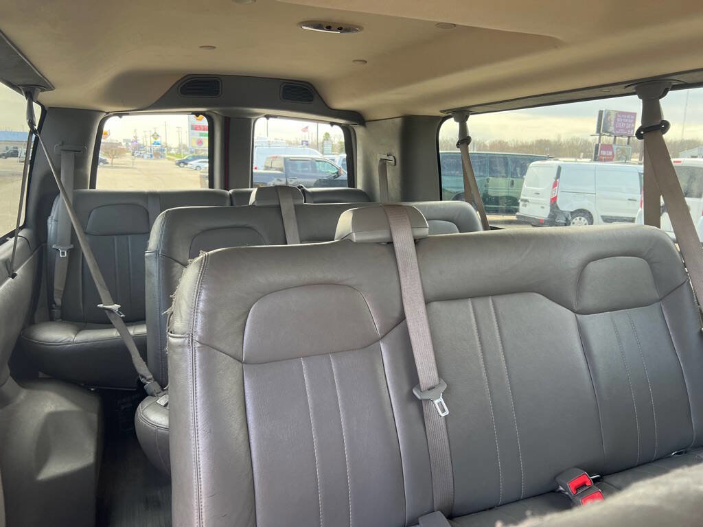 Used 2016 Chevrolet Express 3500 LS image 7