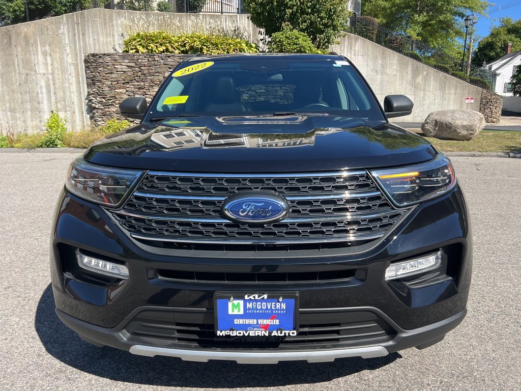 Used 2022 Ford Explorer XLT w/ Equipment Group 202A image 8