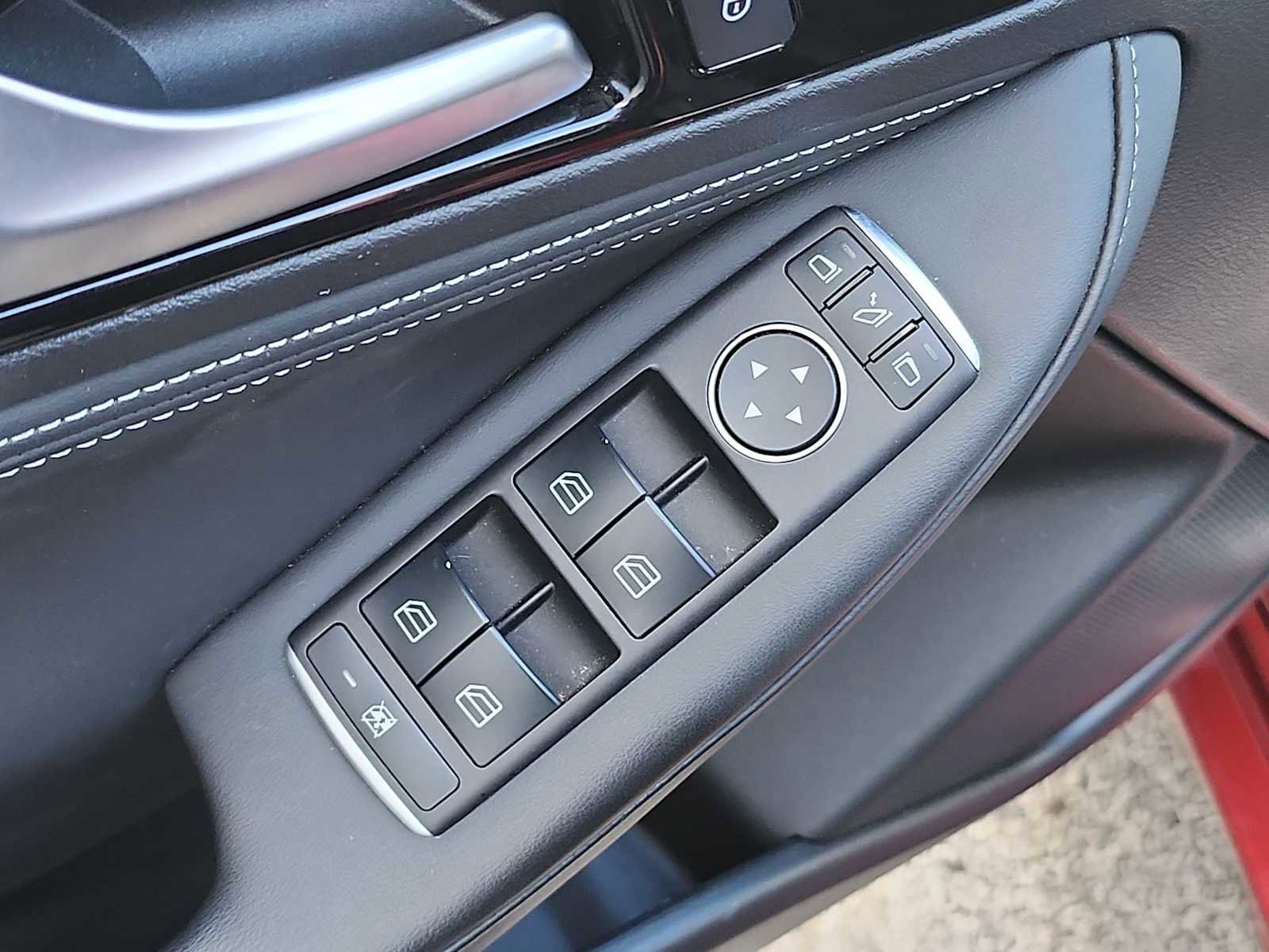 Used 2017 INFINITI QX30 Sport FWD image 14