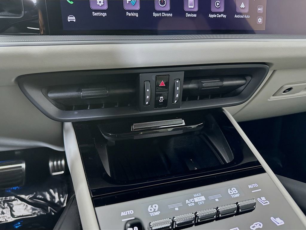 Certified 2024 Porsche Cayenne S AWD/4WD image 18