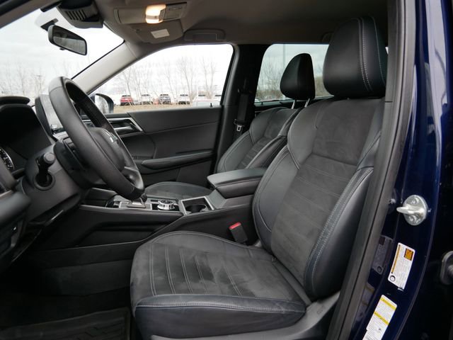 Used 2023 Mitsubishi Outlander SE image 13