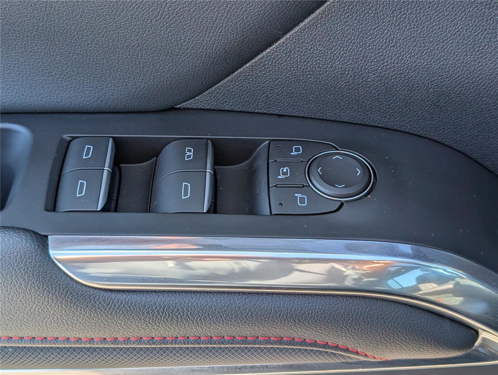 Used 2024 Chevrolet Traverse RS w/ LPO, Floor Liner Package image 22