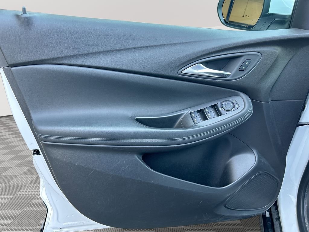 Used 2025 Buick Encore GX Sport Touring w/ Advanced Technology Package AWD/4WD image 19