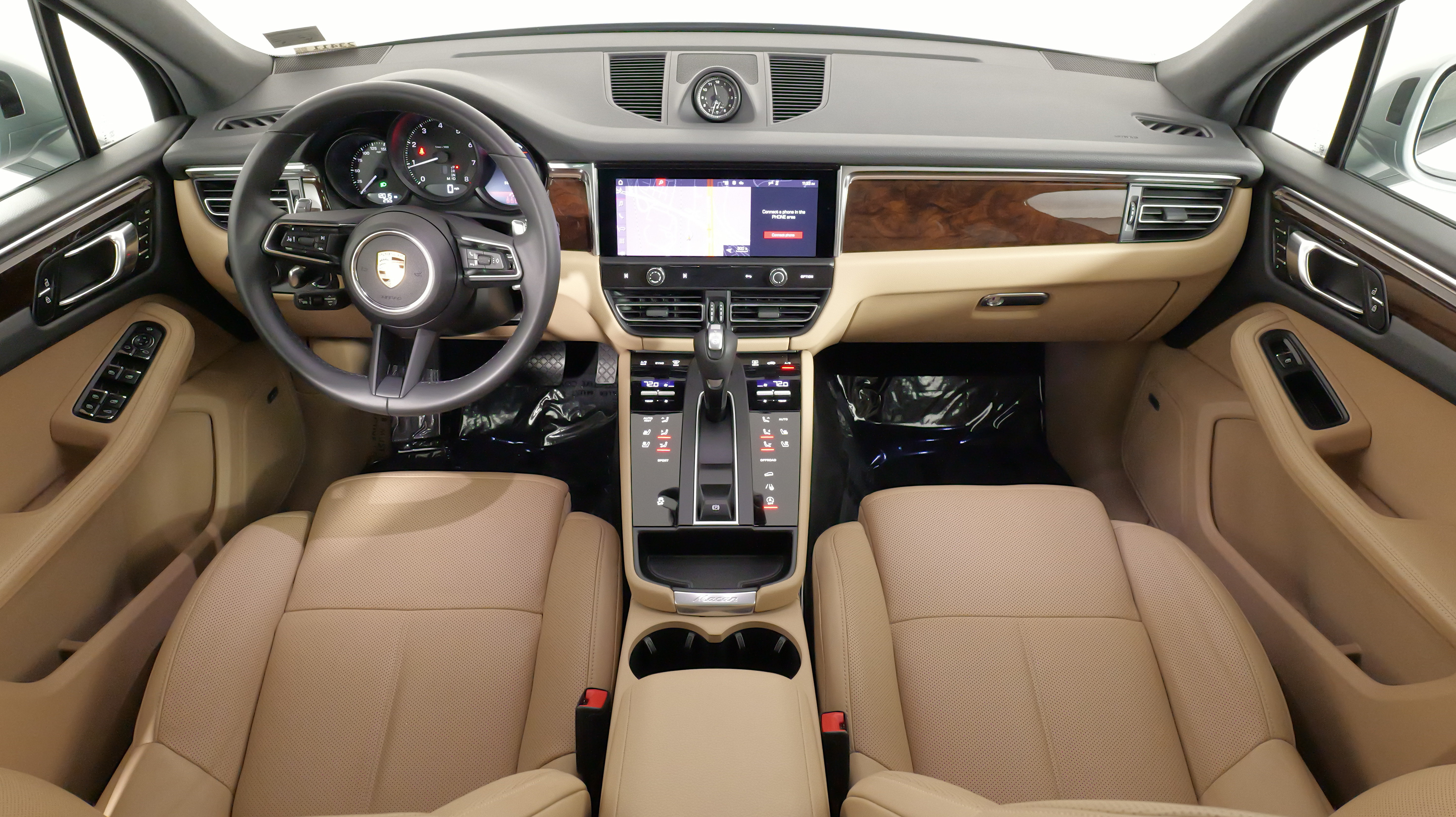 Used 2025 Porsche Macan AWD/4WD image 38