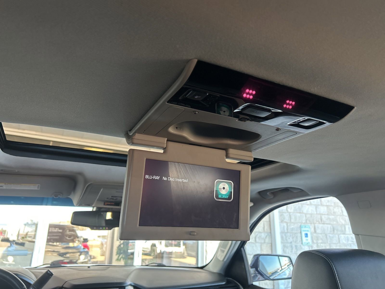 Used 2019 Chevrolet Suburban Premier image 26