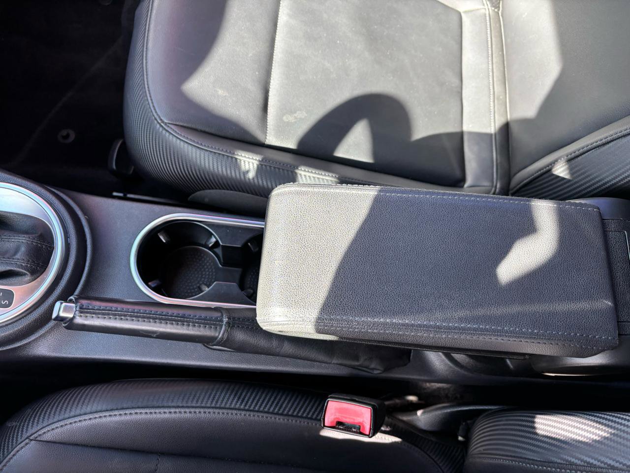 Used 2013 Volkswagen Beetle TDI FWD image 18