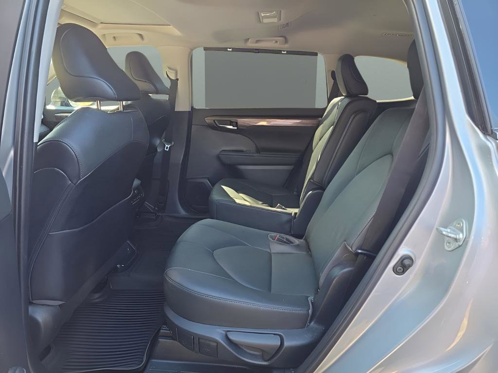 Used 2020 Toyota Highlander Limited image 20