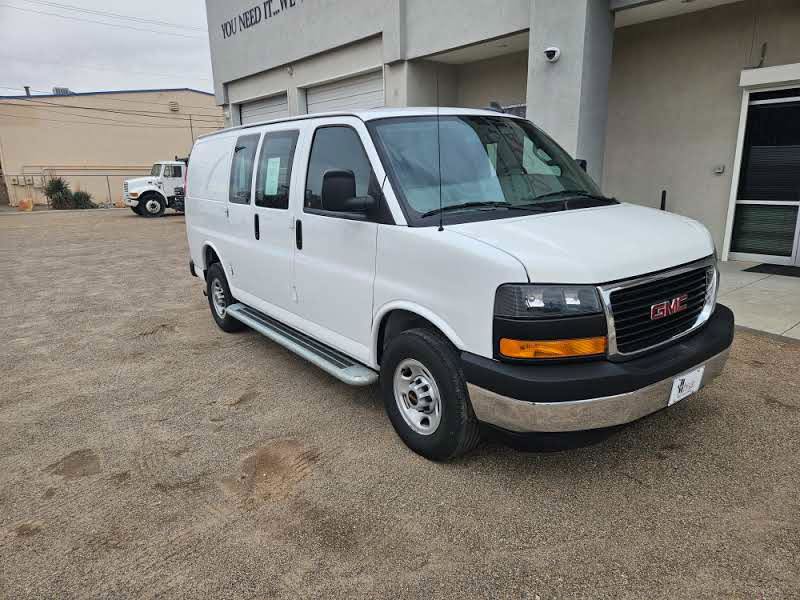 Used 2024 GMC Savana 2500 w/ Driver Convenience Package RWD image 5