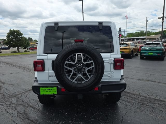 Used 2025 Jeep Wrangler Unlimited Sahara w/ Safety Group AWD/4WD image 7