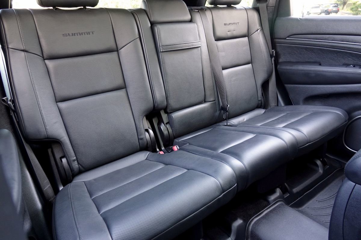 Used 2017 Jeep Grand Cherokee Summit w/ Platinum Series Group image 11