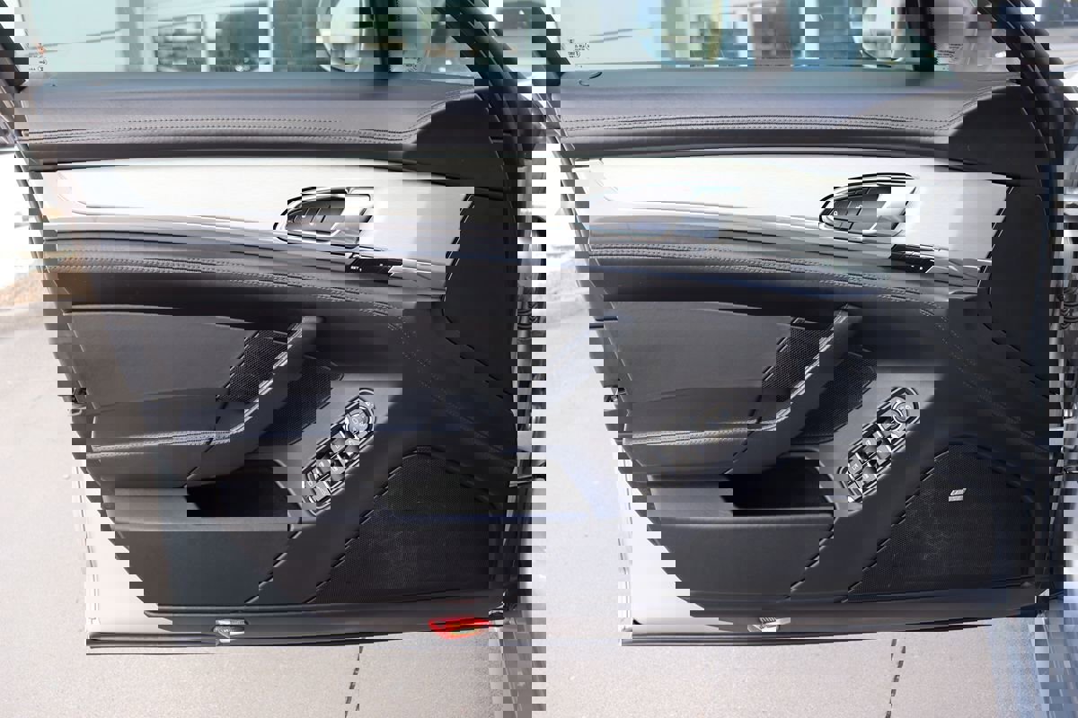 Used 2015 Porsche Panamera S image 44