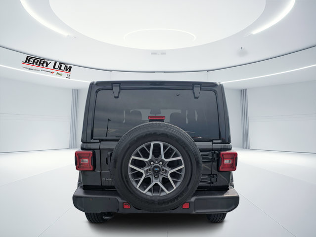 Certified 2026 Jeep Wrangler Unlimited Sahara AWD/4WD image 4