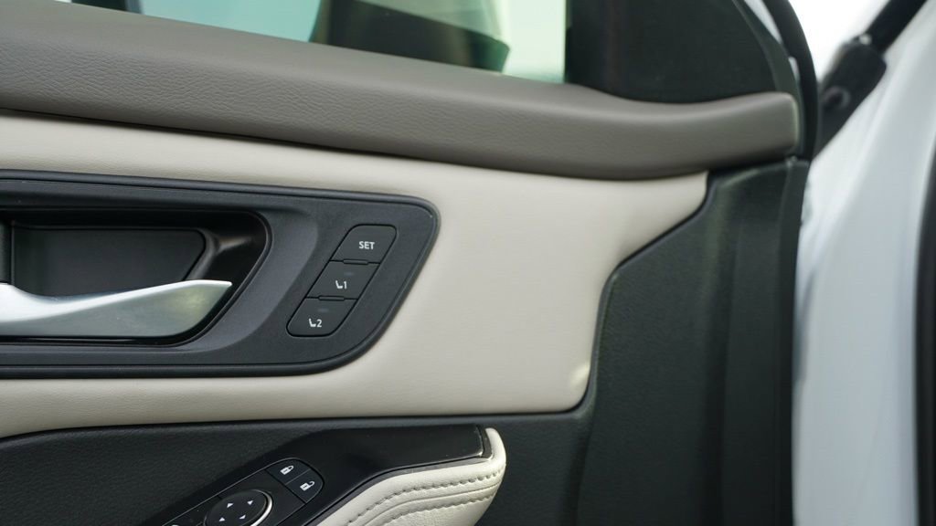 Used 2024 Nissan Rogue SL w/ SL Premium Package image 14