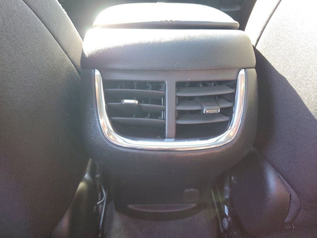 Used 2024 Chevrolet Malibu LT image 12