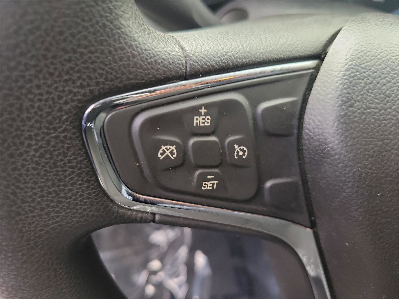 Used 2017 Chevrolet Cruze LT w/ Convenience Package image 20