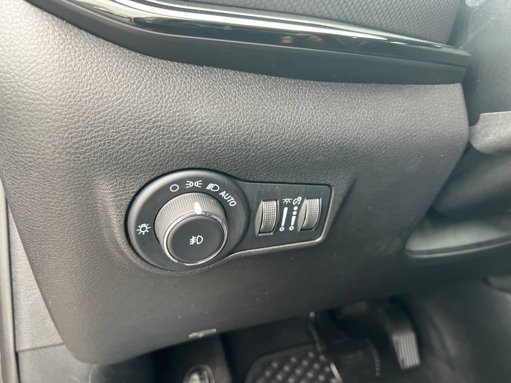 Used 2023 Jeep Compass Trailhawk AWD/4WD image 30