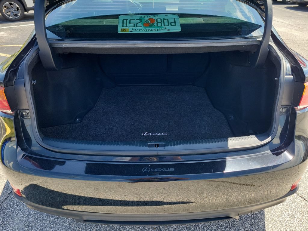Used 2019 Lexus IS 300 F Sport w/ F Sport Package RWD image 6